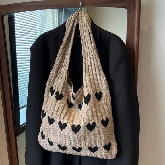 Heart Knit Tote Bag - Picture 3 of 3